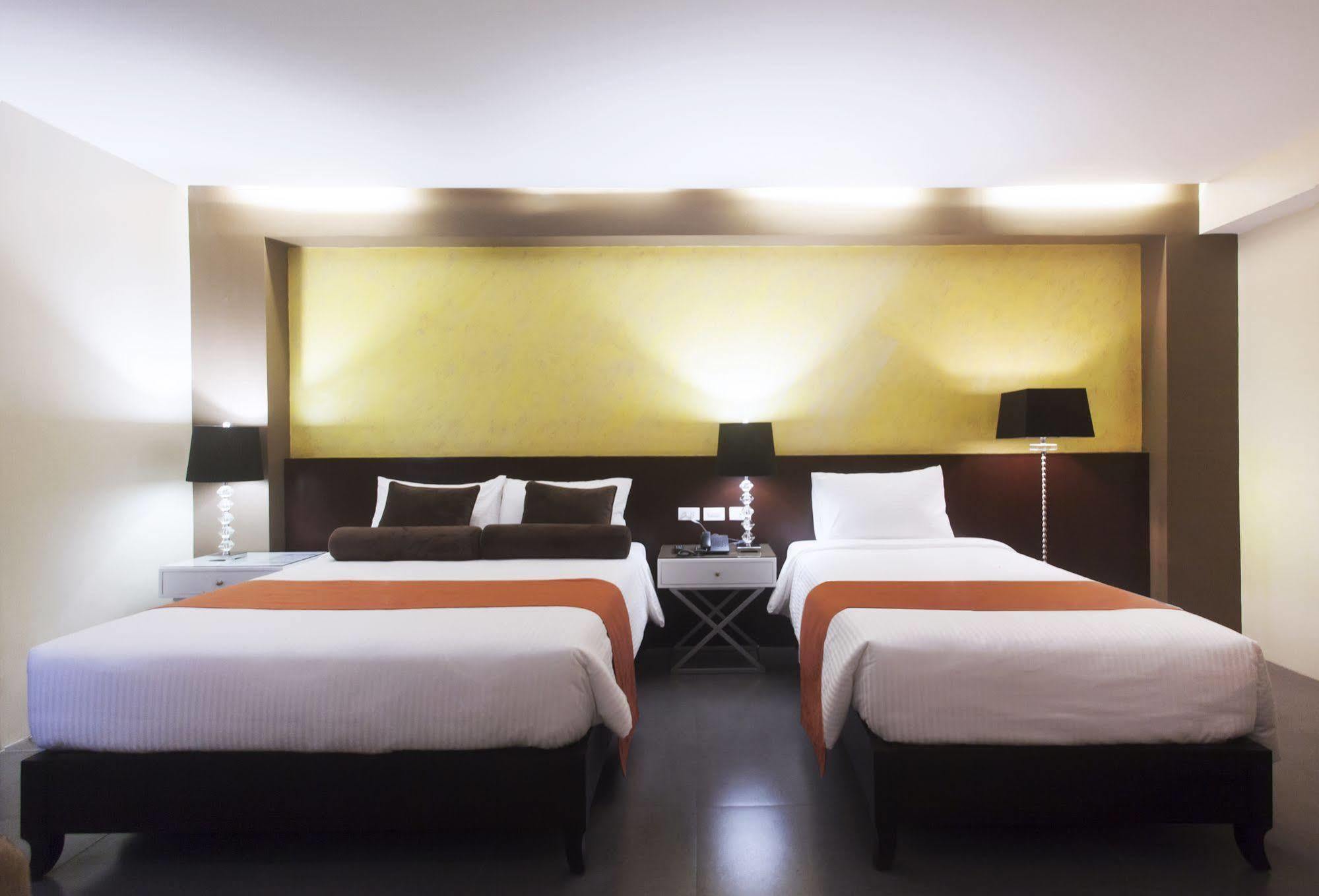 Grace Crown Hotel Angeles Ngoại thất bức ảnh