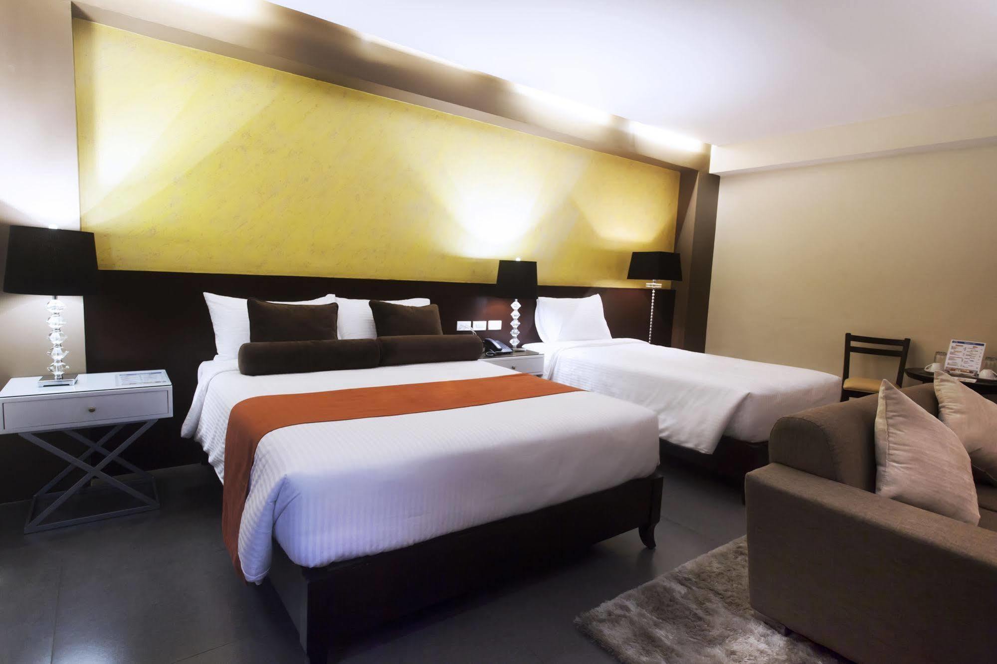 Grace Crown Hotel Angeles Ngoại thất bức ảnh