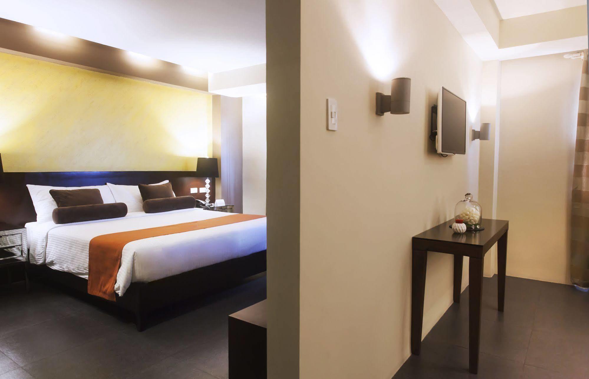 Grace Crown Hotel Angeles Ngoại thất bức ảnh