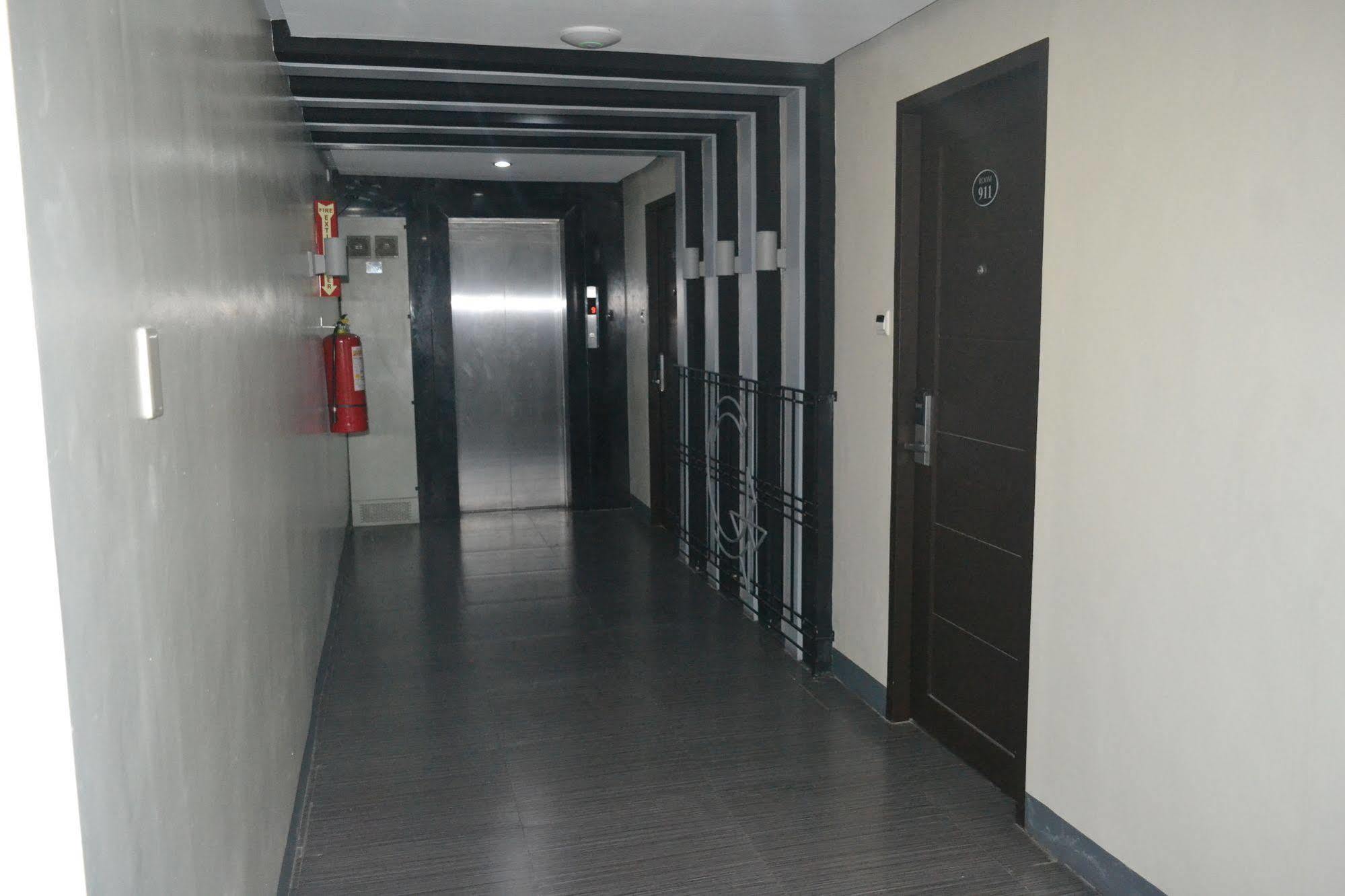 Grace Crown Hotel Angeles Ngoại thất bức ảnh